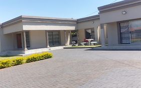 Kwa Mmaloapi Guest House